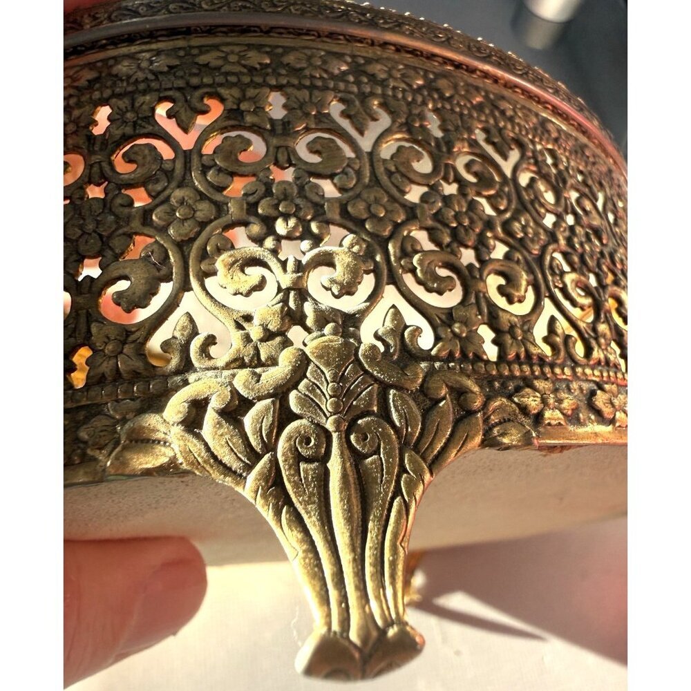 Vtg Gold Gilt Filigree Glass Dresser Box Vanity Jewelry Casket - Picture 9 of 10